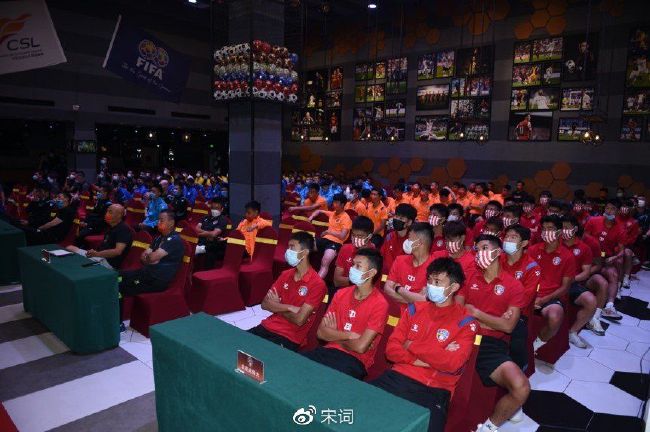 热刺100%会在一月份签下一名新的中后卫，他们的名单上还有其他名字，但托迪博是其中之一。